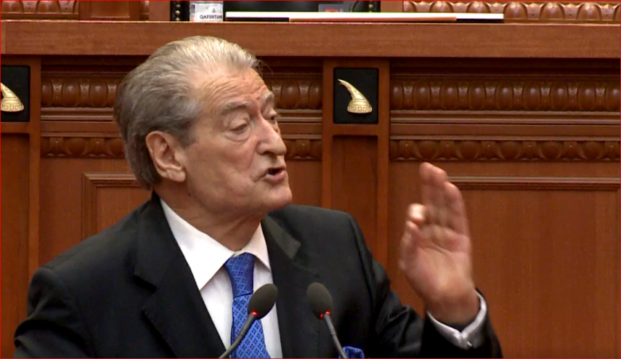 S’miratohet rezoluta për Srebrenicën, Berisha: Votuat sipas urdhrit të Aleksandar Vuçiqit