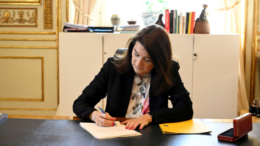 Suedia firmos aplikimin për anëtarësim në NATO