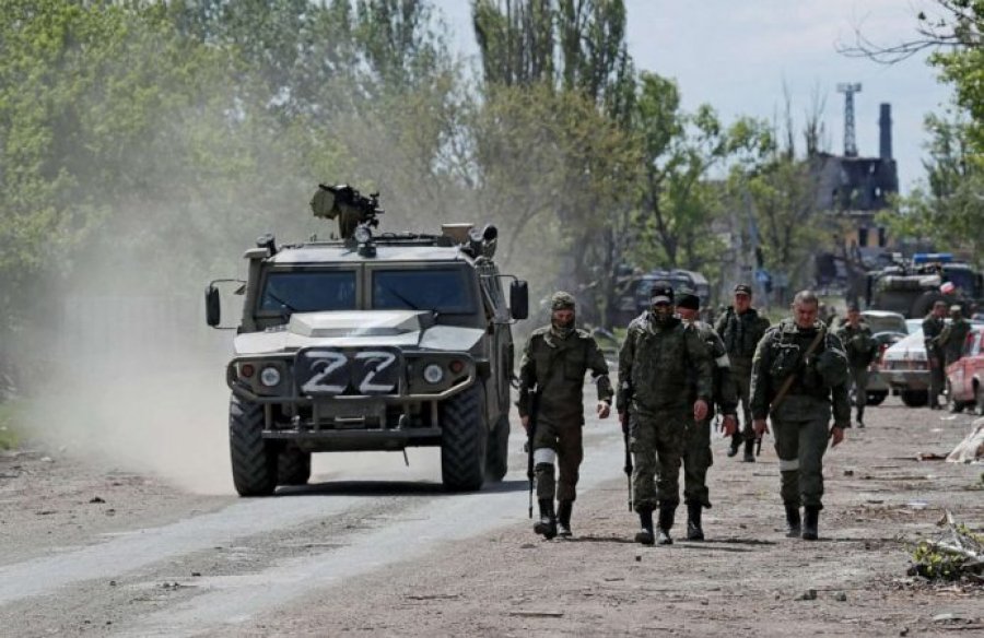 Luftëtarët ukrainas largohen nga Mariupoli, disa muaj pas luftimeve të rënda