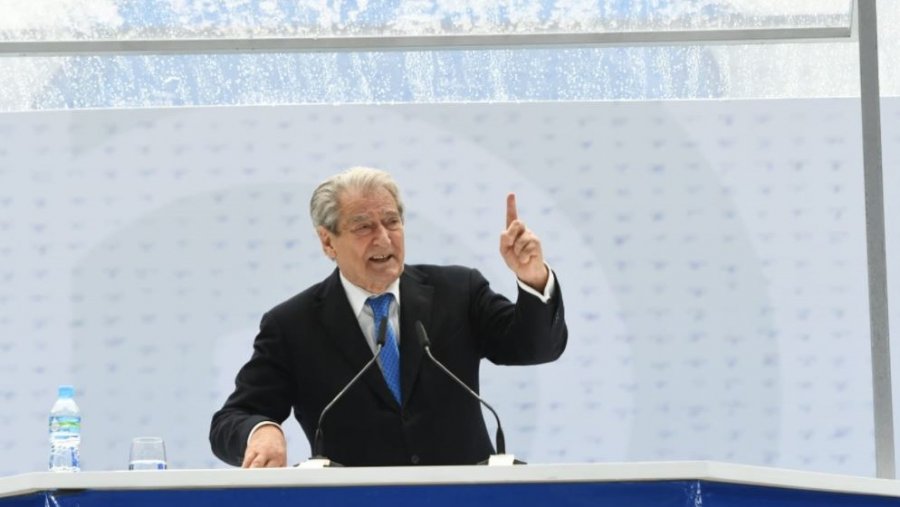 Sali Berisha rizgjidhet në krye të PD-së