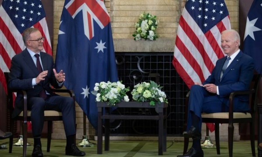 Kryeministri australian Albanese takon presidentin Biden