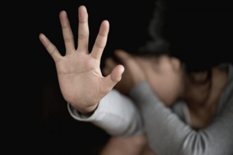 Dhunoi të miturën gjatë tetorit, arrestohet vitiasi
