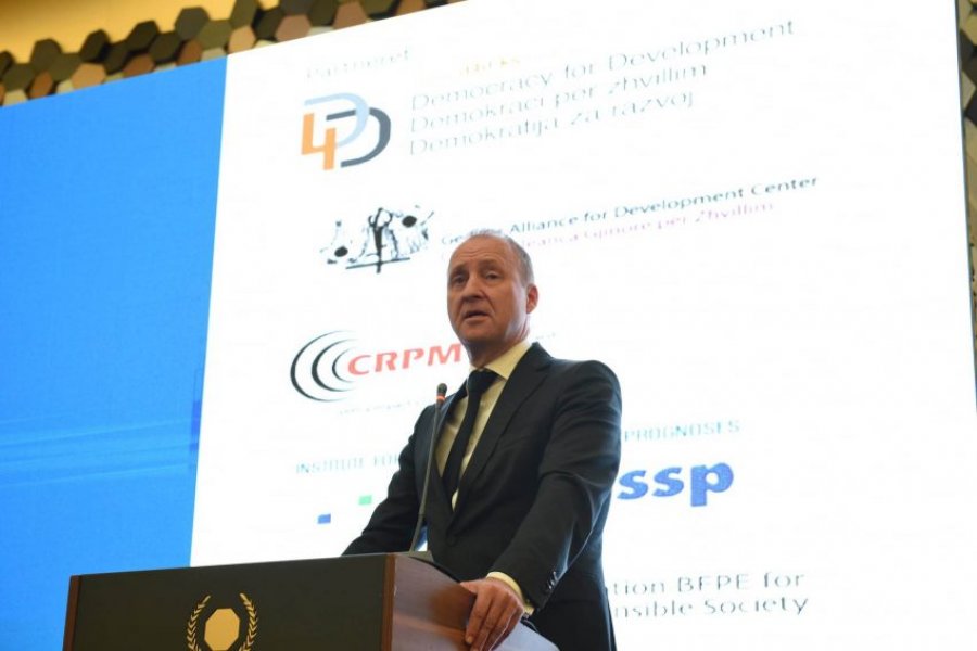 Gratë vazhdojnë të diskriminohen në punësim, ambasadori norvegjez: Ekonomia ka nevojë për potencialin e tyre