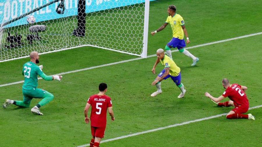 Zhbllokohet sfida Brazili shënon 2 me zero kundër Serbisë