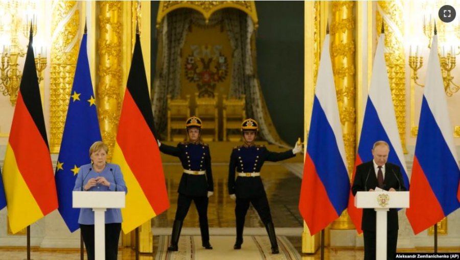 Merkel: Nuk kisha fuqi për bisedime me Putinin, para luftës në Ukrainë