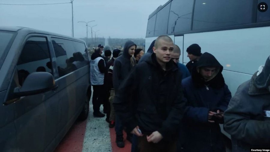 Ukraina dhe Rusia këmbejnë rreth 100 të burgosur