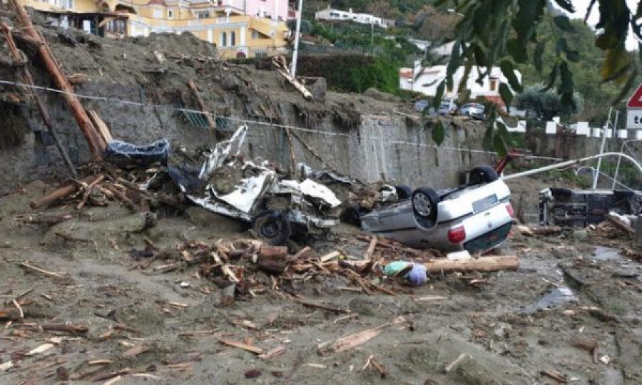 Shkon në pesë numri i viktimave nga rrëshqitja e dheut në Itali, mes tyre edhe një foshnje