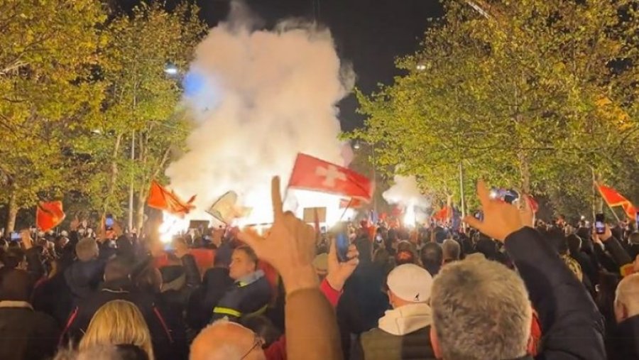 Tjetër protestë masive në Podgoricë: Kurrë një Mal të Zi siç e ëndërron Vuçiqi