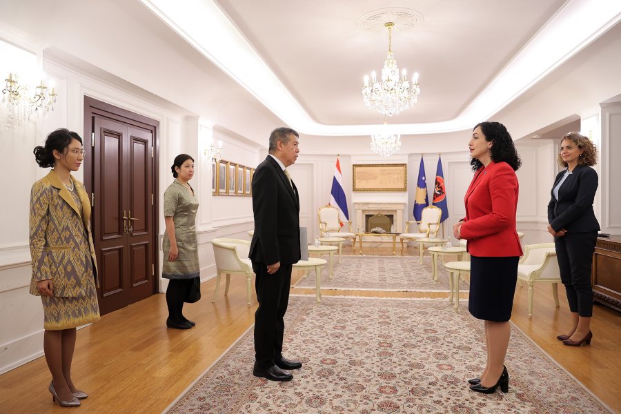 Osmani pranon letrat kredenciale nga ambasadori jorezident i Tajlandës