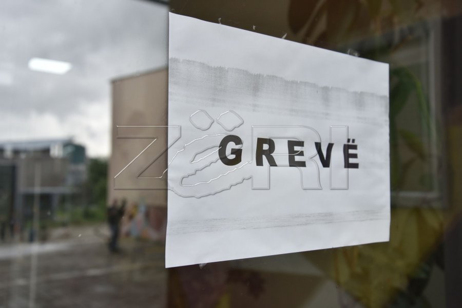 Deputeti i LVV-së: Pagat duhet të procedohen për të gjithë mësimdhënësit