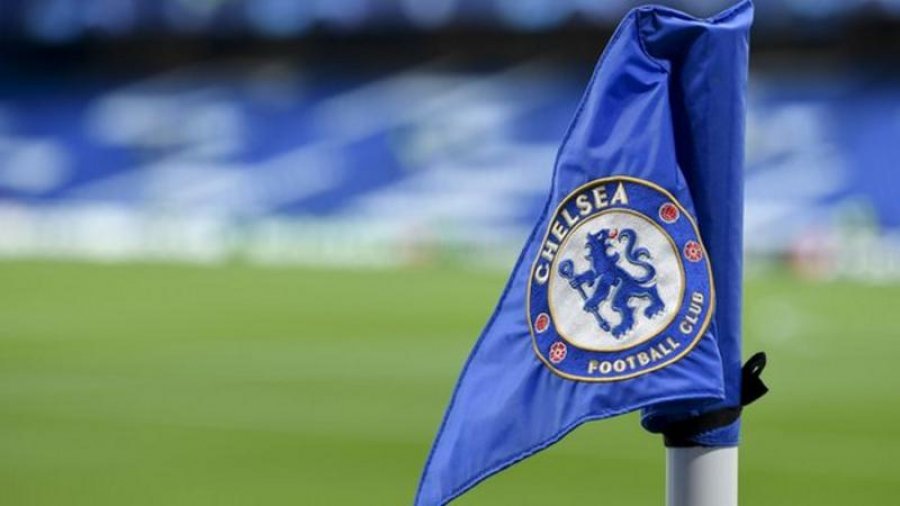 I dërgoi mesazhe të papërshtatshme agjentes financiare të futbollit, Chelsea shkarkon drejtorin komercial Willoughby