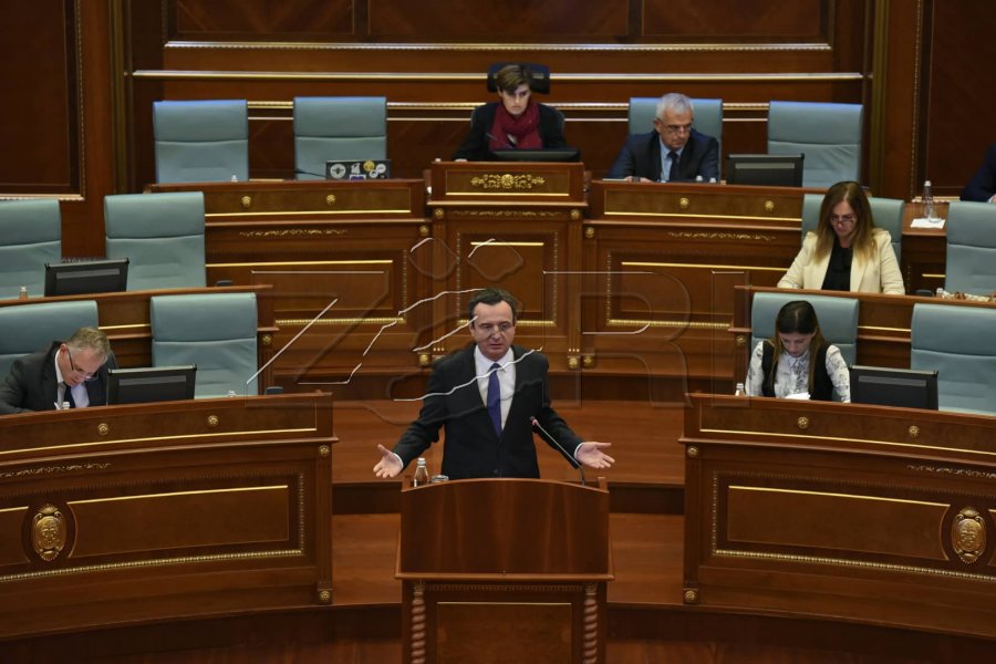 Kurti opozitës: Hallin e keni pse unë jam kryeministër, jo pse fëmijët s’po shkojnë në shkolla