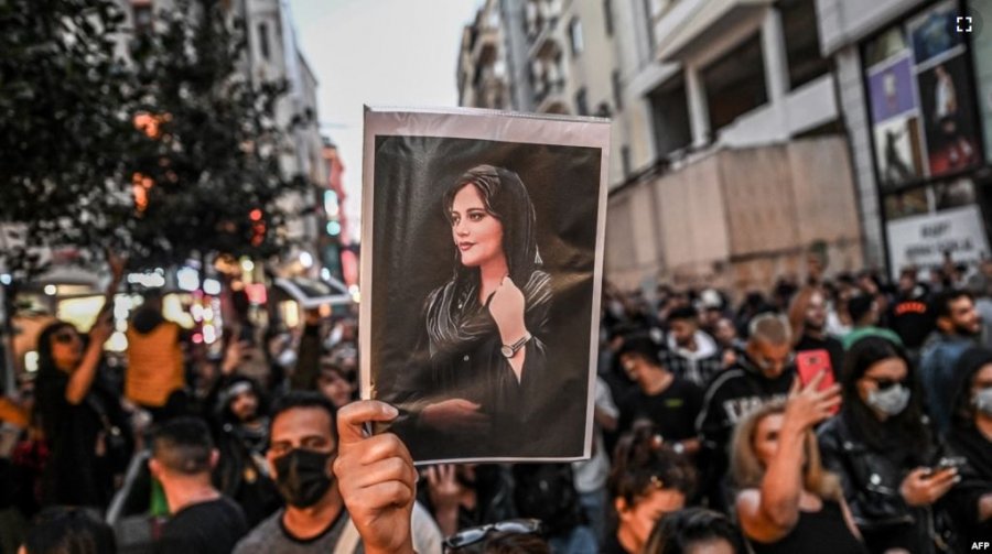SHBA-ja zgjeron qasjen në shërbimet e internetit për iranianët