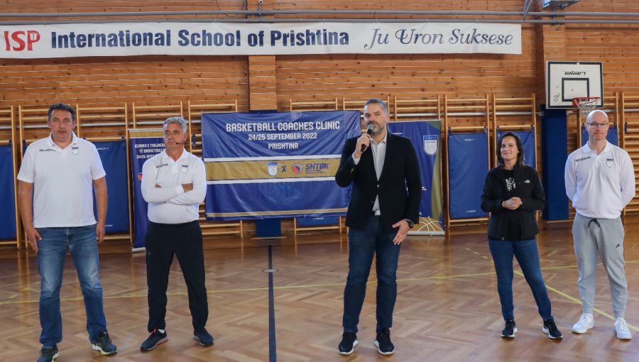 Mahmuti dhe Toijala ligjërojnë para trajnerëve të Kosovës