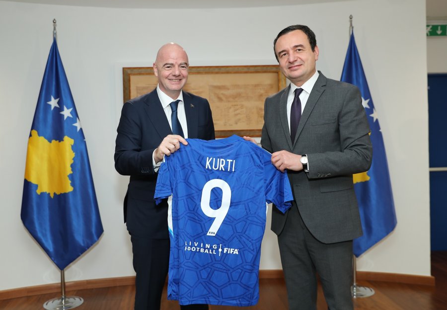 Kurti pret në takim presidentin e FIFA-s, Gianni Infantino