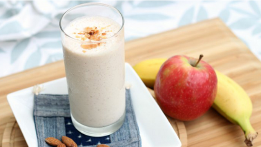 Smoothie me mollë dhe banane Lajmet e fundit Zëri