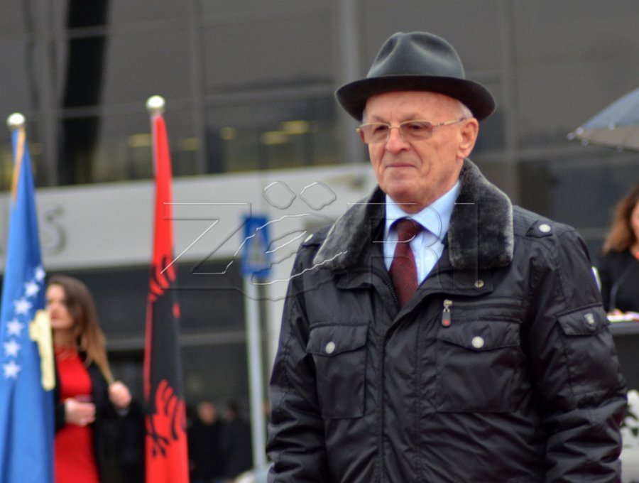 Parlamenti Evropian para 32 vjetësh ia ndau Adem Demaçit çmimin “Saharov”