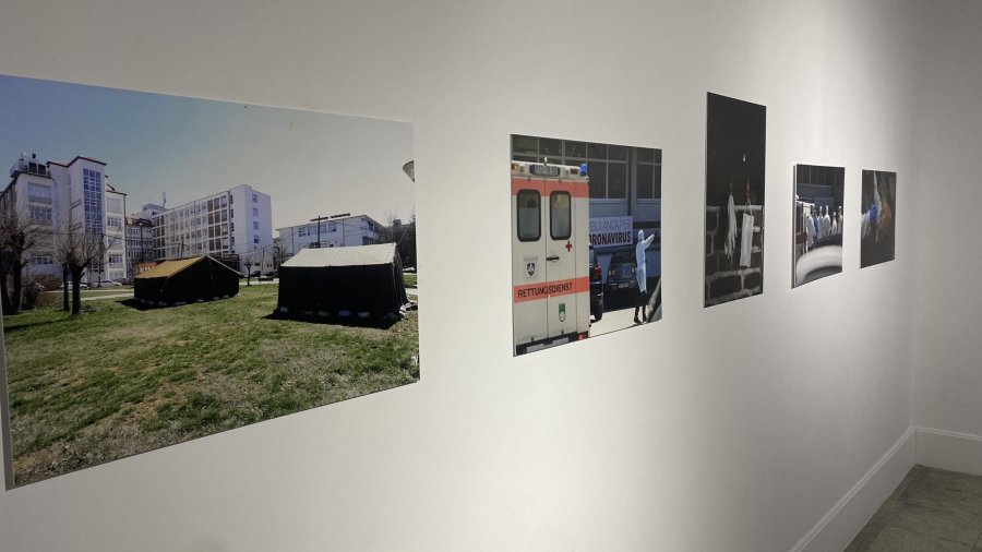 Alban Bujari hap ekspozitën me fotografi të shkrepura gjatë pandemisë