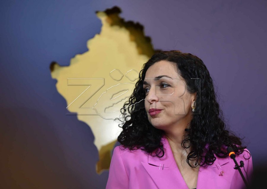 “This barbie is the president”, bëhet viral fjalimi i Osmanit në pritjen e fundvitit me mediat