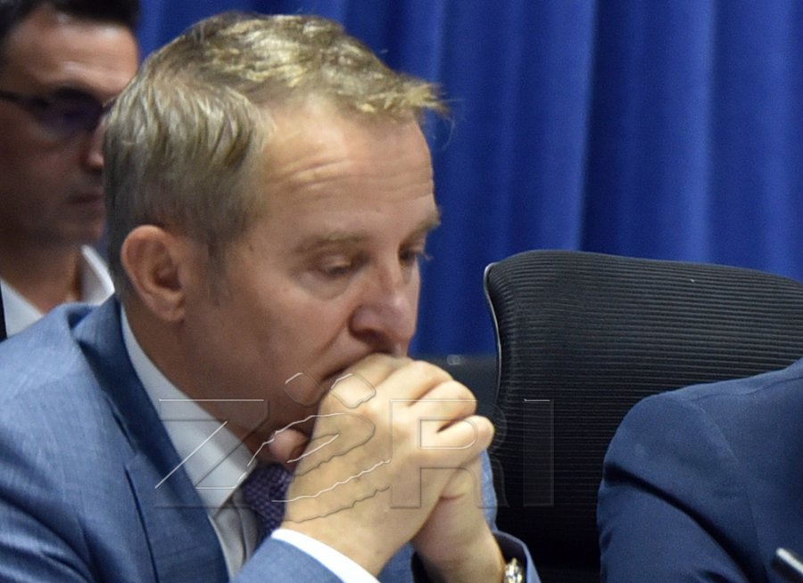 Vushtrria pa fonde – shkyçet ndriçimi publik, reagon Ferit Idrizi