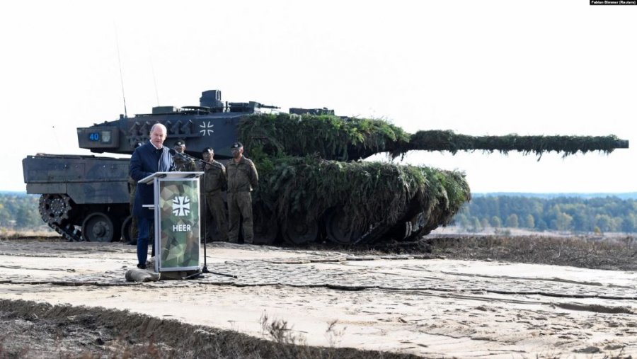 Scholzi, gati të miratojë dërgimin e tankeve “Leopard” në Ukrainë