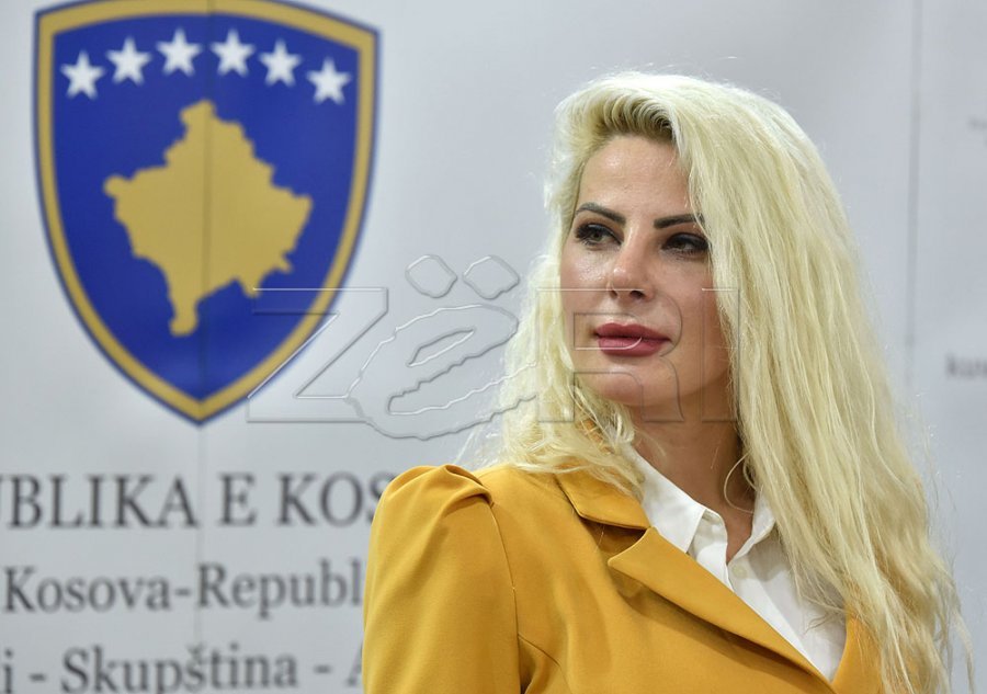 Kërkuan shkarkimin e saj për deklaratat rreth komunitetit LGBT, Balje: S’ndryshojë qëndrimet e mia