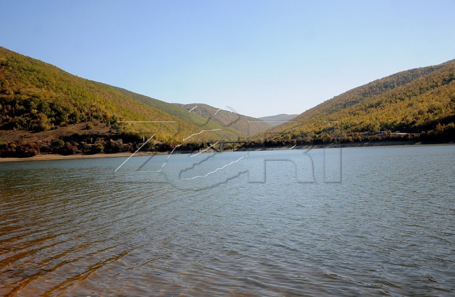 Liqeni i Badocit i pasur me 20 lloje të peshqve, disa prej tyre peshojnë deri në 200 kilogramë