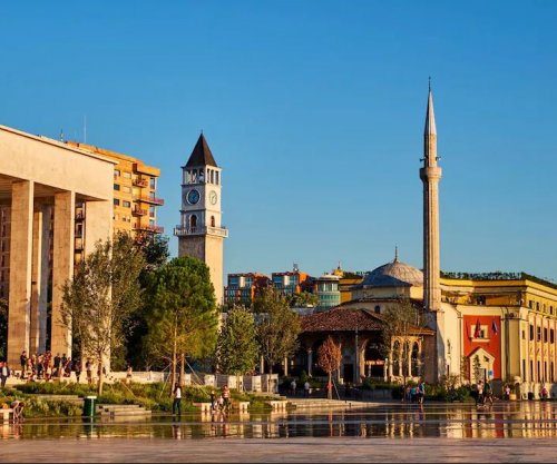 Turistët e huaj shpenzuan 5.7 miliardë euro gjatë vitit 2025 në Shqipëri, shifër rekord për ekonominë