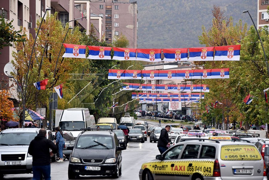 Rritet numri i serbëve në veri që duan të pajisen me pasaportë të Kosovës
