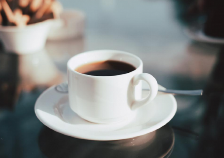 Çka i ndodh trupit kur konsumojmë shumë kafe?