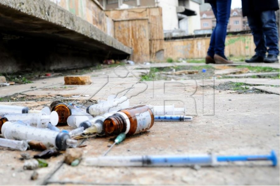 Më shumë se 35 mijë përdorues të drogave në Kosovë  zbret mosha e fillimit