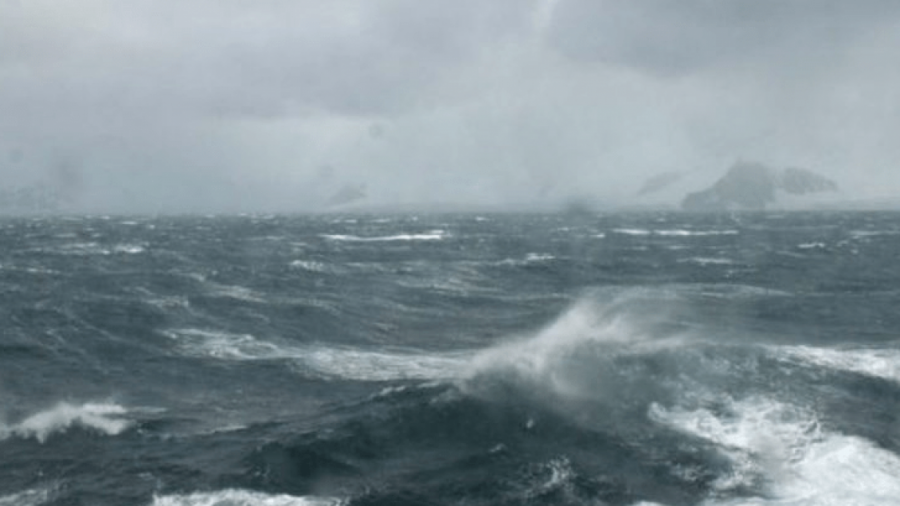 Përkeqësohet moti në Shqipëri, Drejtoria e Përgjithshme Detare bën thirrje për kujdes