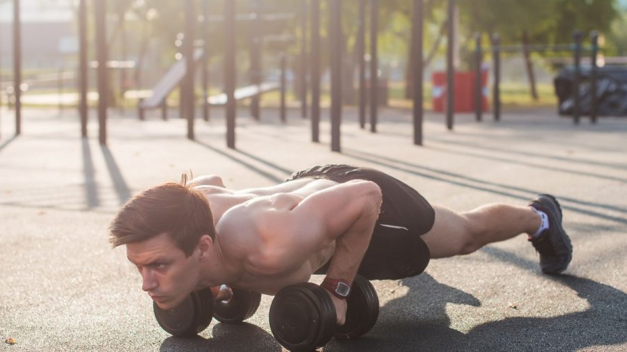 Ushtrimet e përditshme që ndihmojnë në uljen e rrezikut të sulmeve në zemër dhe goditjeve në tru