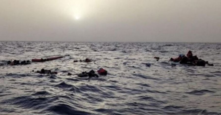 Përmbyset varka me emigrantë në Mesdhe, vdes 18-vjeçarja