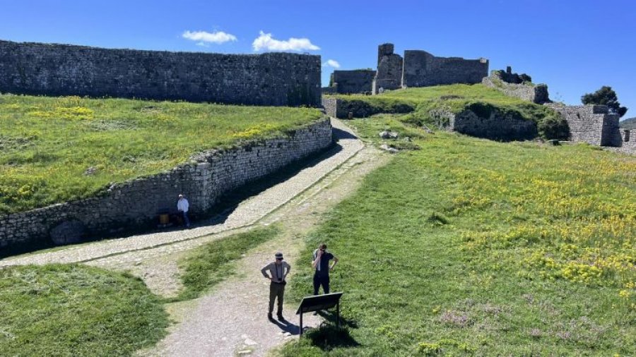 Mbi 15 mijë turistë e vizituan Kalanë e Rozafës në tre muajt e parë të vitit