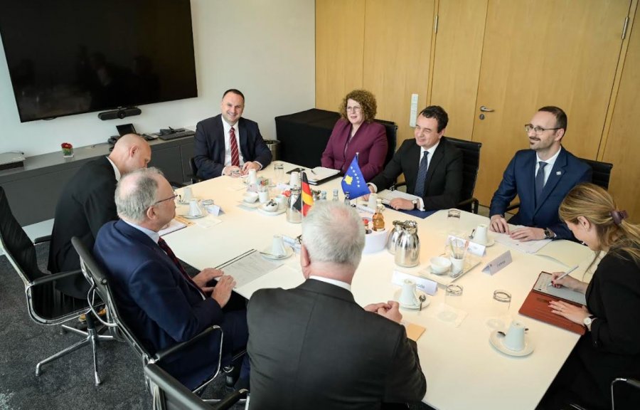 Kurti në takim me drejtuesin e landit gjerman, flasin për bashkëpunimin rajonal