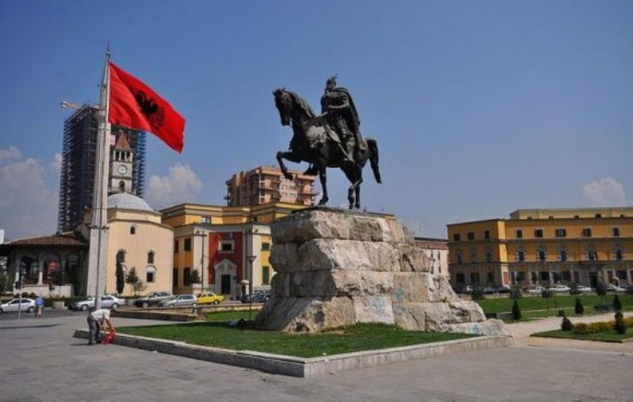The Guardian: Aventura katërditore nga Anglia në Shqipëri