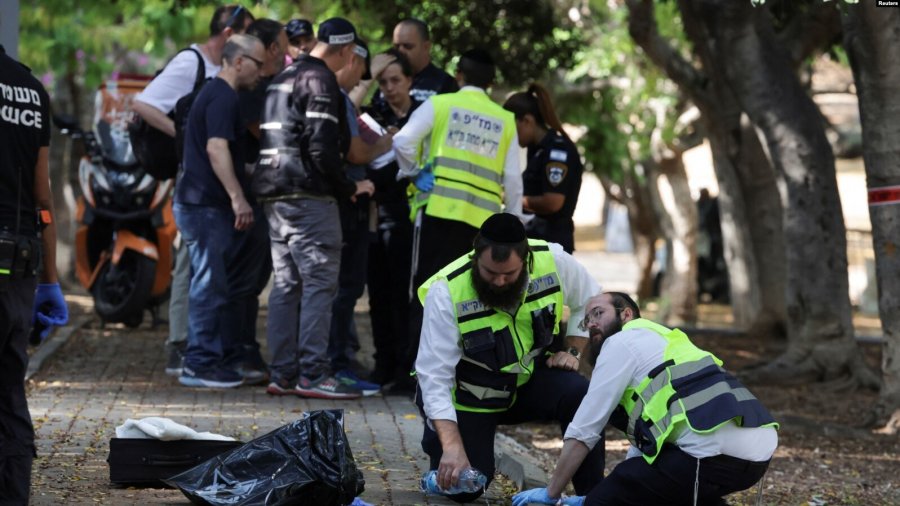 Dy persona vriten në një sulm me thikë në Tel Aviv