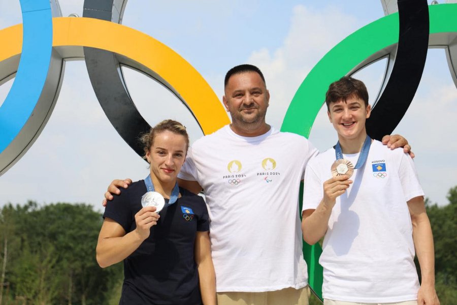 Edi Rama, i lumtur dhe krenar me medalistet olimpike të Kosovës
