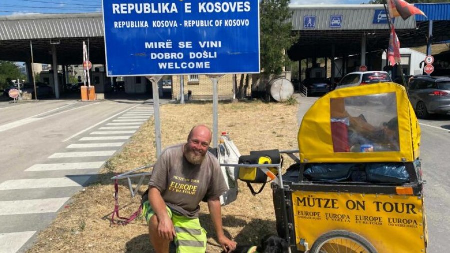 Kosova stacioni i 25-të për gjermanin Karsten Rinck, që po shëtit Evropën në këmbë së bashku me qenushin e tij