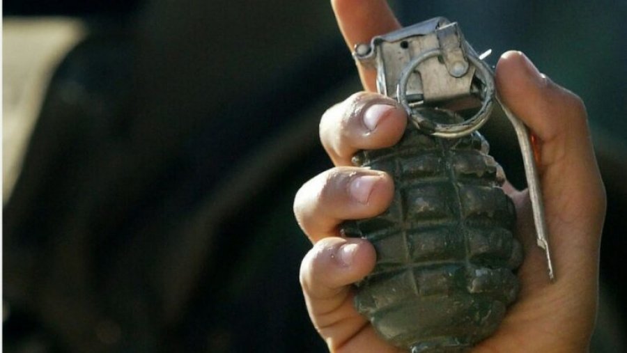 Arrestohet një 22-vjeçar në Prizren, mbante në xhep një granatë dore