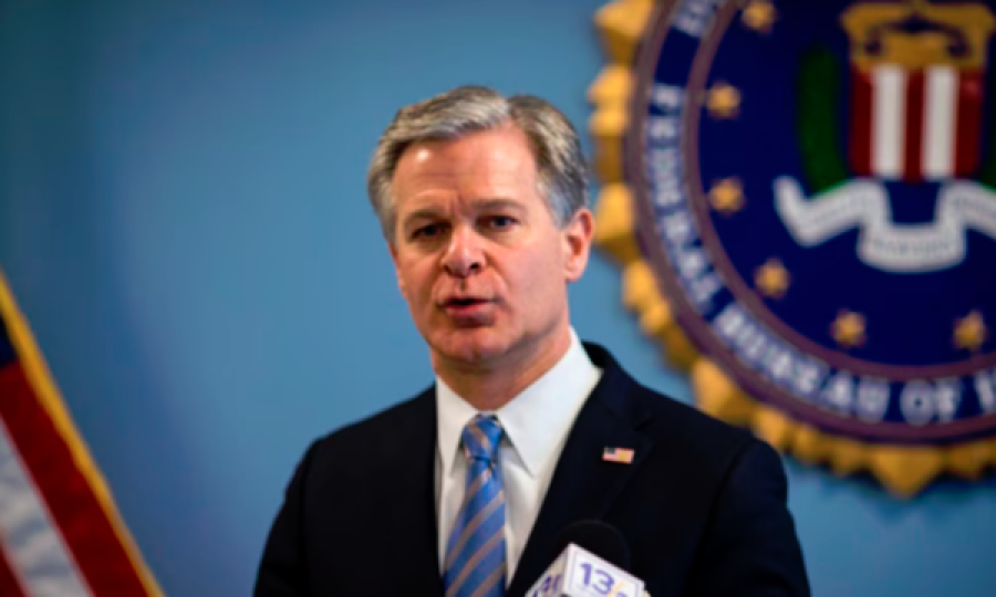 Drejtori i FBI-së Chris Wray njofton se do të japë dorëheqjen