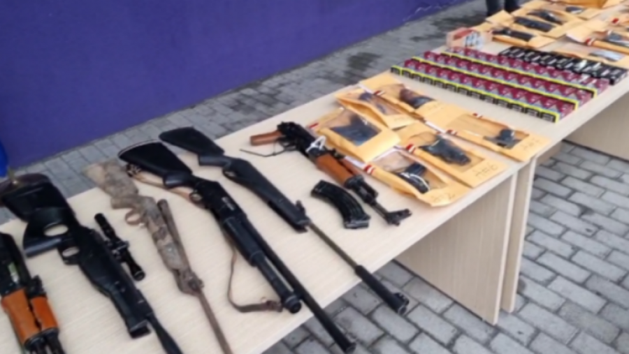 Trafiku Shqipëri - Kosovë, armët do të këmbeheshin me kokainë