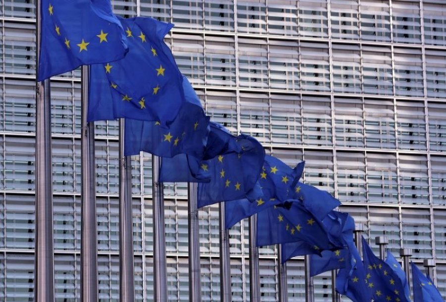 “DutchTimes”: Pa normalizim me Kosovën, Holanda s’ia hap derën Serbisë në BE