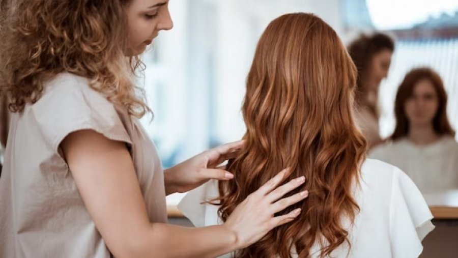 Rregullimi i flokëve rrit vetëbesimin tek femrat, thotë studimi