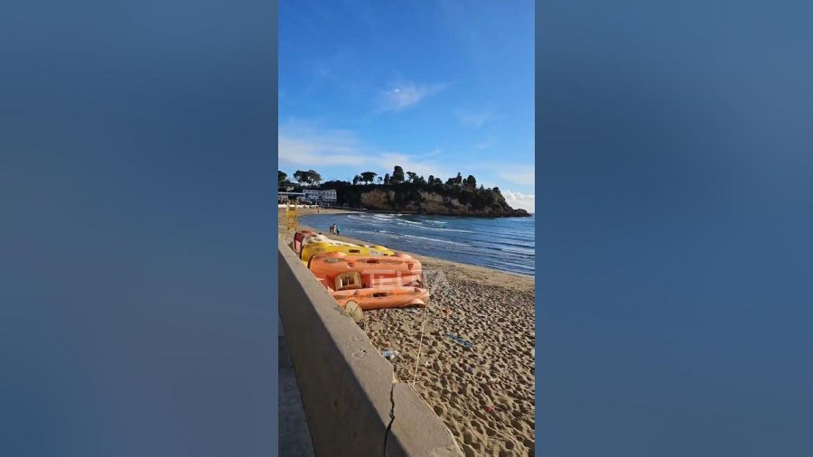 Turistët lahen në Plazhin e Vogël të Ulqinit, dalin pamjet