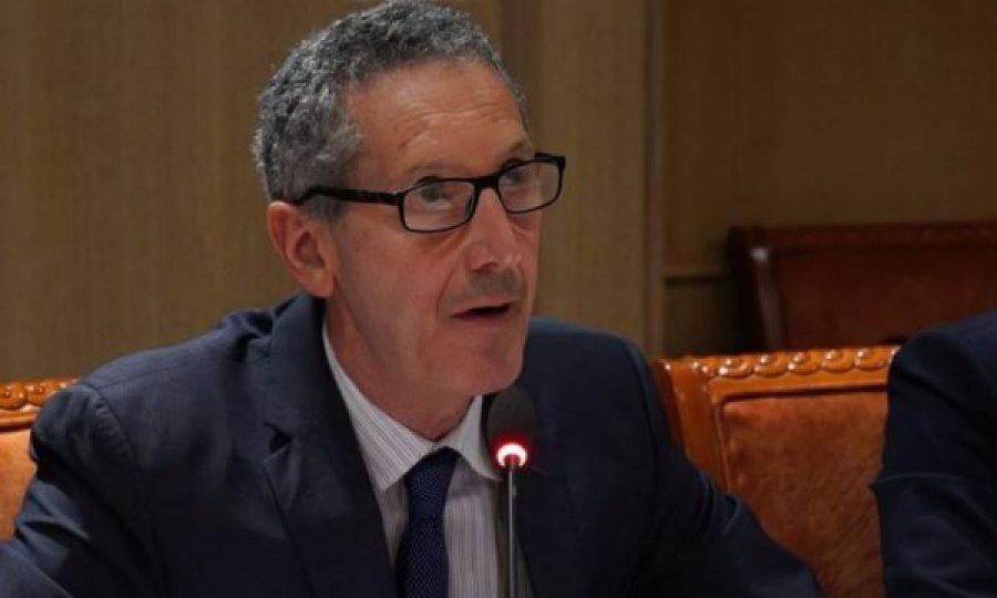 “Kurti bëri autogol”, profesori amerikan kritikon edhe Bidenin për Kosovën