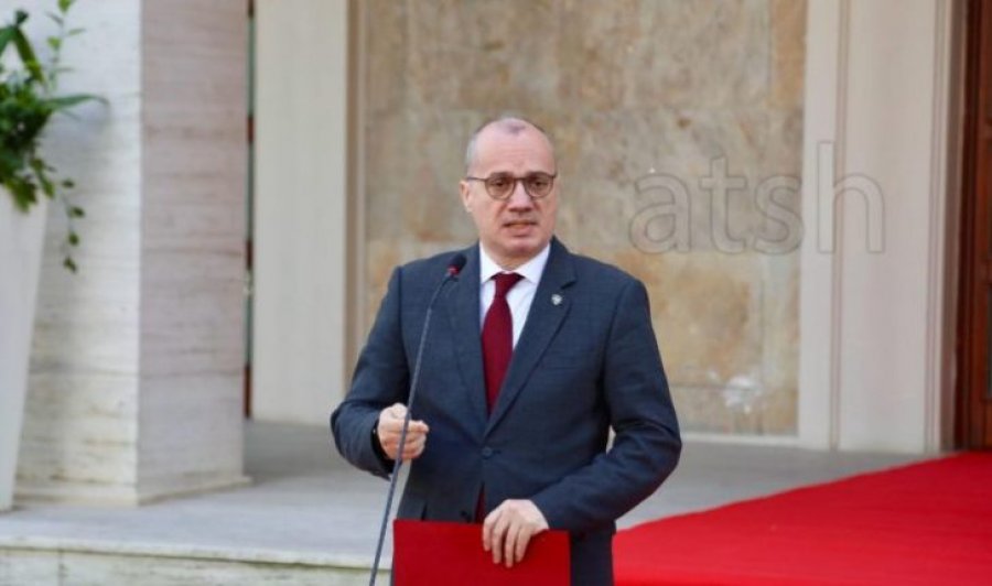 Hasani: 22 nëntori, Dita e Alfabetit shpallet festë kombëtare