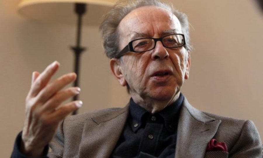 Vajza e Ismail Kadaresë me zemër të thyer reagon për vdekjen e babait, shpërndan poezinë “Kohë e pamjaftueshme”