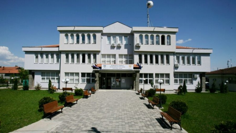 Administrata e Komunës së Junikut zgjat orarin e punës për bashkatdhetarë